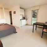 Agreable Face A L'ocean Apartmán *